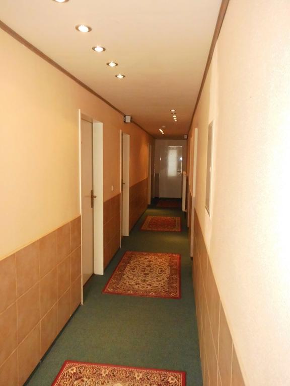 Hotel Garni Am Heuberg Эшвеге Экстерьер фото