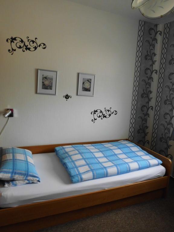 Hotel Garni Am Heuberg Эшвеге Экстерьер фото
