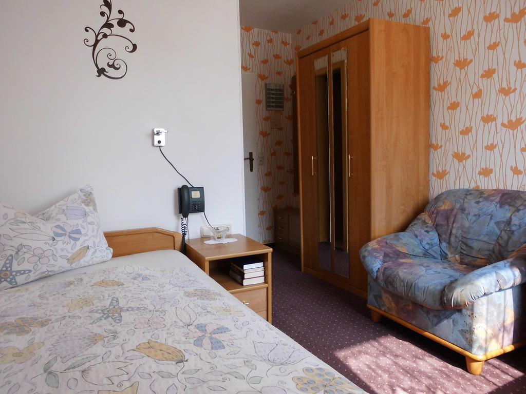 Hotel Garni Am Heuberg Эшвеге Экстерьер фото
