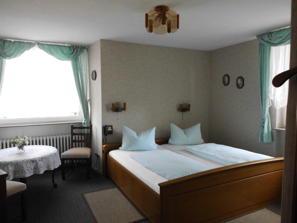 Hotel Garni Am Heuberg Эшвеге Экстерьер фото